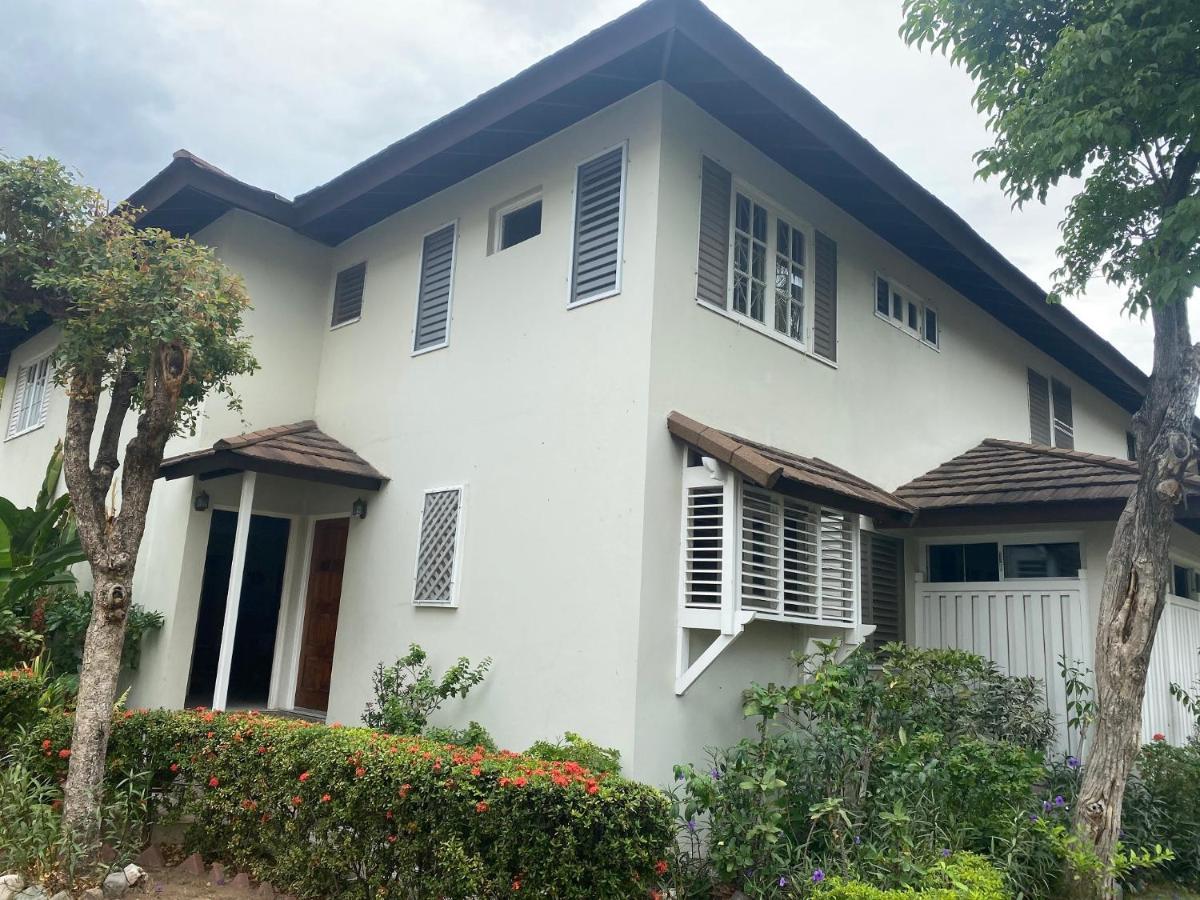 Finest Accommodation Renfrew Place 4-12 Renfrew Rd 2 Bedroom 2 Bat Apt # 15 New Kinston Jamaica Kingston Exterior foto