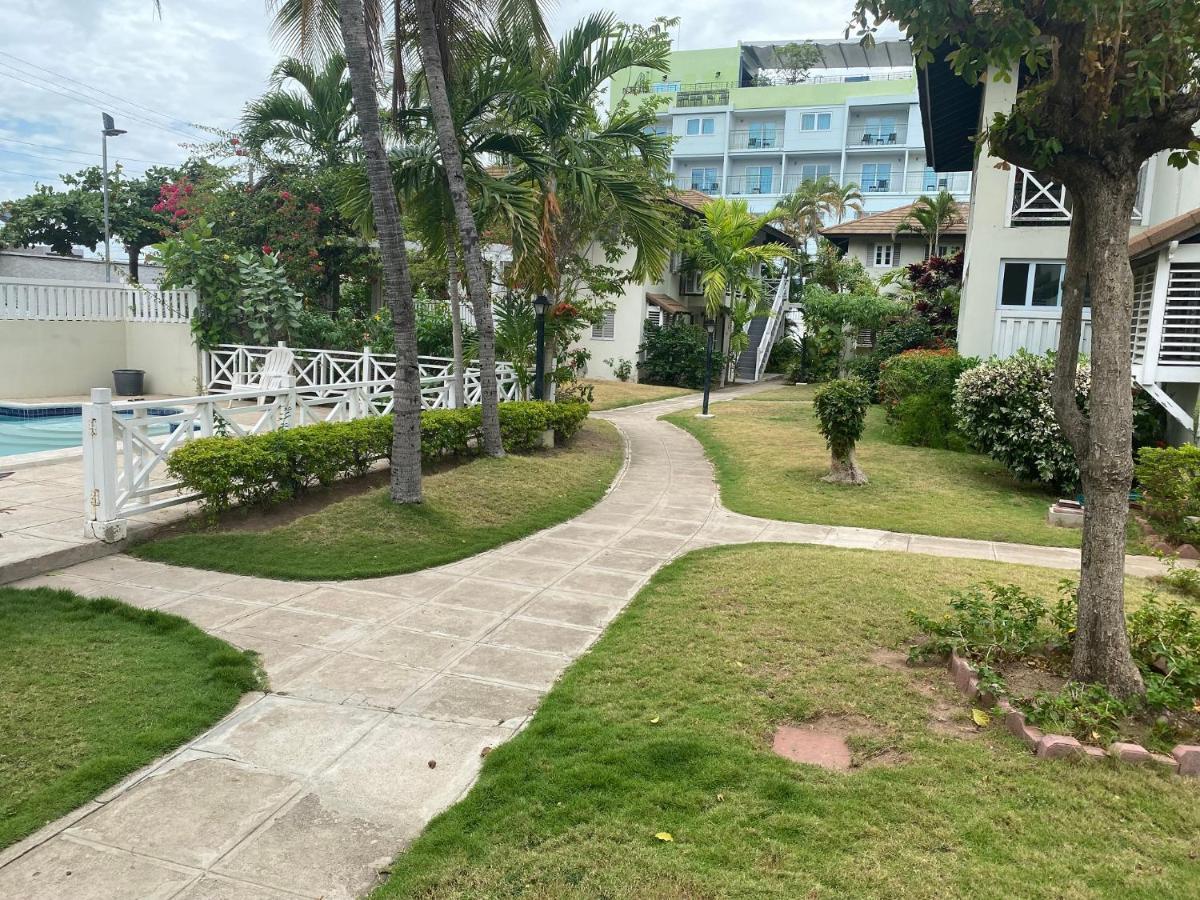 Finest Accommodation Renfrew Place 4-12 Renfrew Rd 2 Bedroom 2 Bat Apt # 15 New Kinston Jamaica Kingston Exterior foto