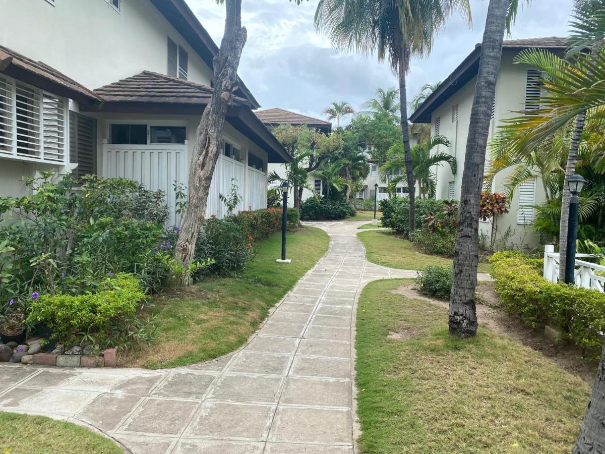 Finest Accommodation Renfrew Place 4-12 Renfrew Rd 2 Bedroom 2 Bat Apt # 15 New Kinston Jamaica Kingston Exterior foto