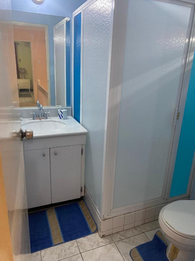 Finest Accommodation Renfrew Place 4-12 Renfrew Rd 2 Bedroom 2 Bat Apt # 15 New Kinston Jamaica Kingston Exterior foto